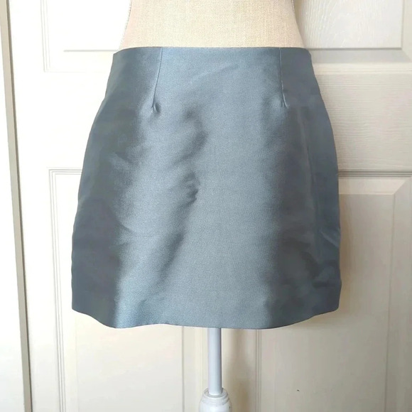 Urban Outfitters Florence taffeta button-front mini skirt. - Picture 4 of 4